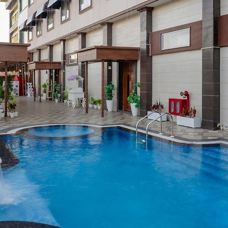 Hotel Vasdaa Grand Дехрадун Экстерьер фото