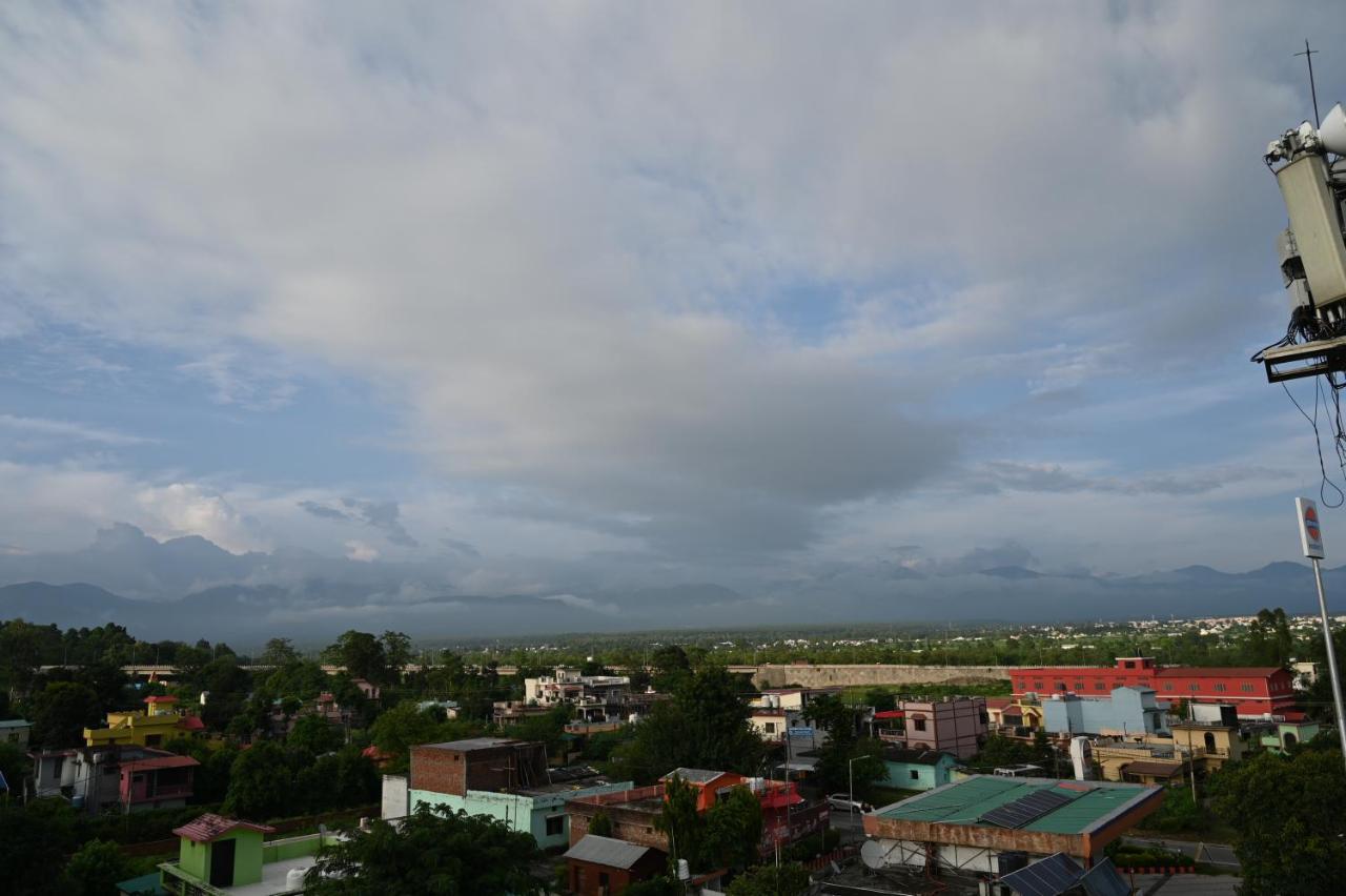 Hotel Vasdaa Grand Дехрадун Экстерьер фото