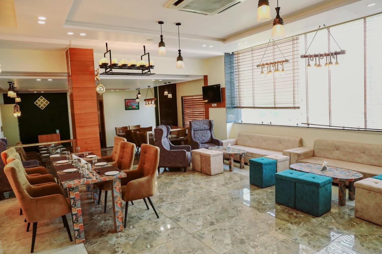 Hotel Vasdaa Grand Дехрадун Экстерьер фото