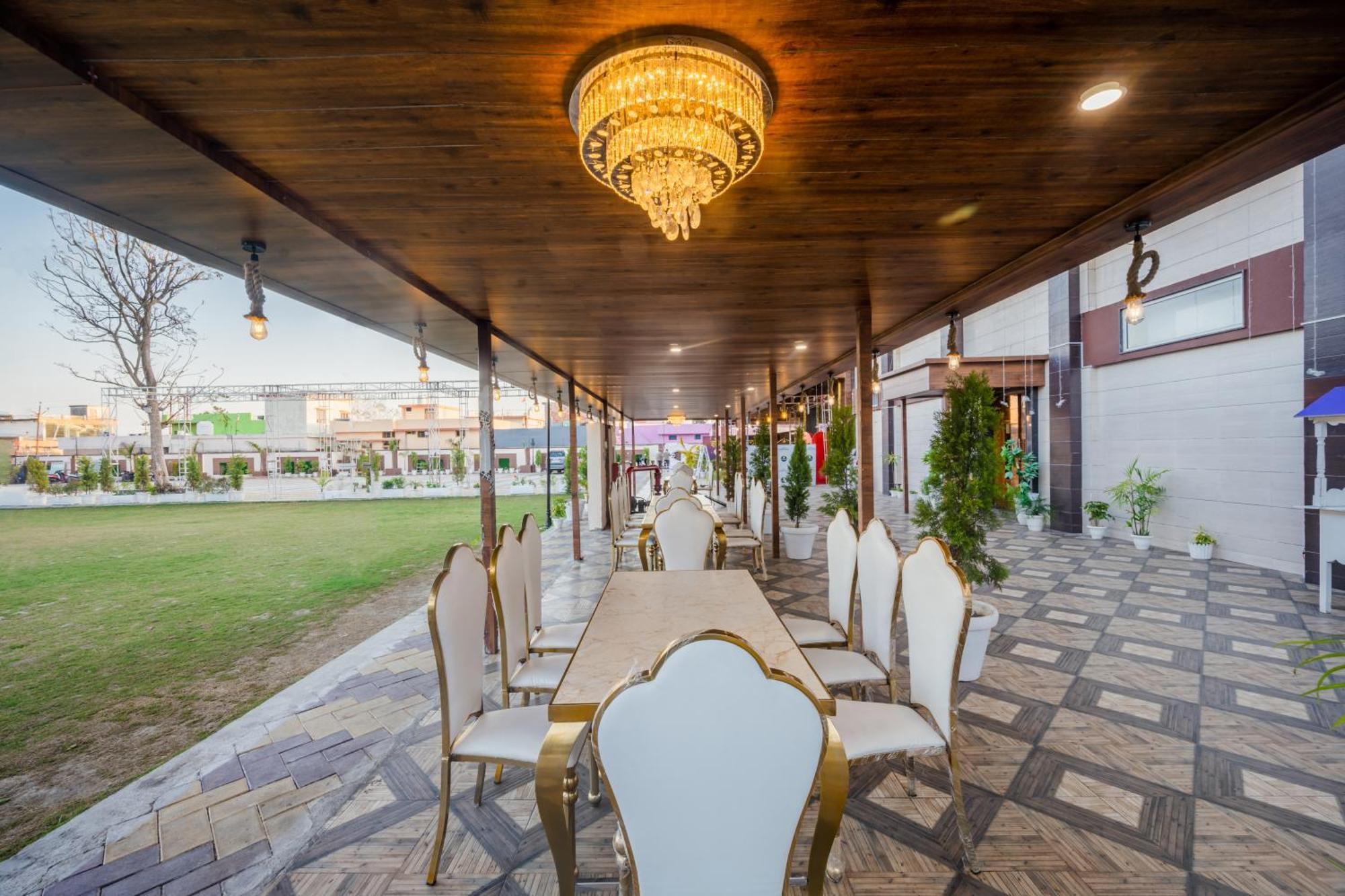 Hotel Vasdaa Grand Дехрадун Экстерьер фото
