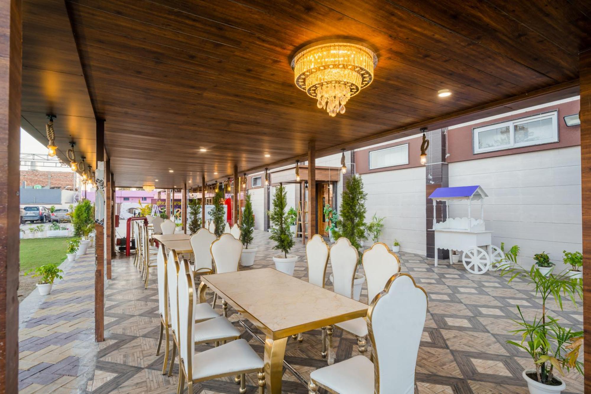 Hotel Vasdaa Grand Дехрадун Экстерьер фото